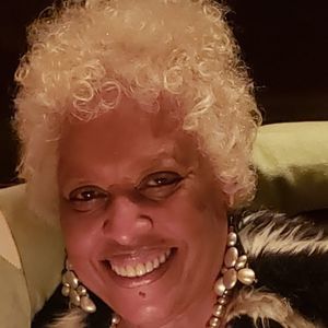 Meet your Posher, Maxine